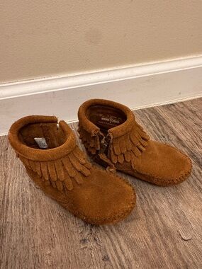 Minnetonka Kids Chestnut Suede Fringe Moccasins
